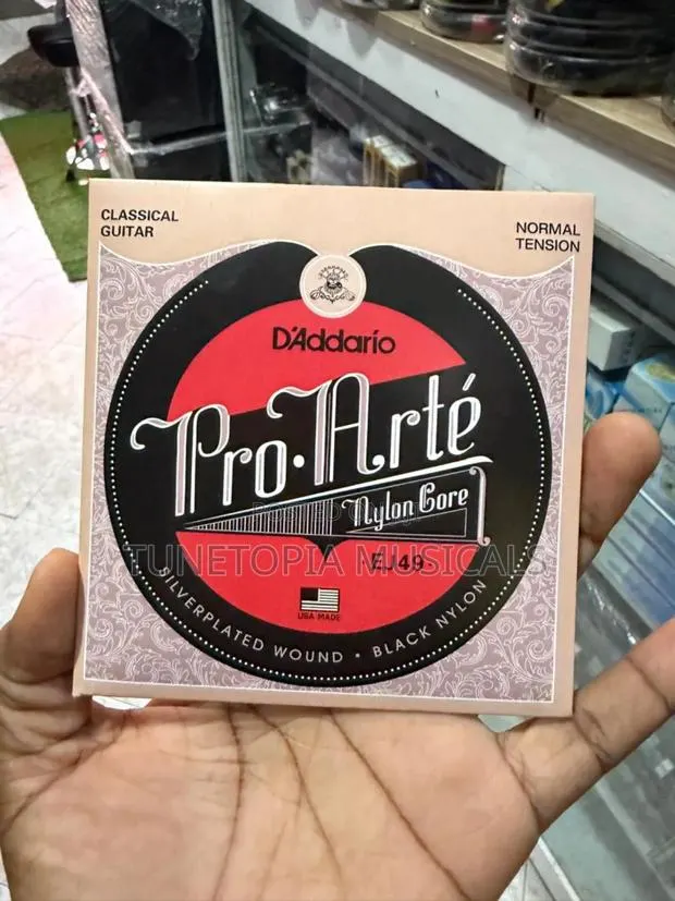 d'Addario Ej49 Pro-Arté Black Nylon Classical Guitar String Set · Photo 1