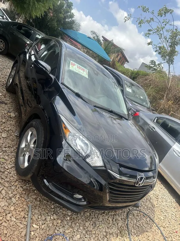 Honda HR-V 4dr SUV (1.5L 4cyl CVT) 2016 Black · Photo 1