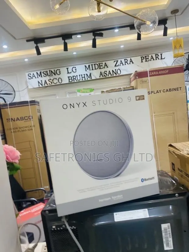 Order BassBoost Kardon Harman Onyx Studio 9 Speaker · Photo 1