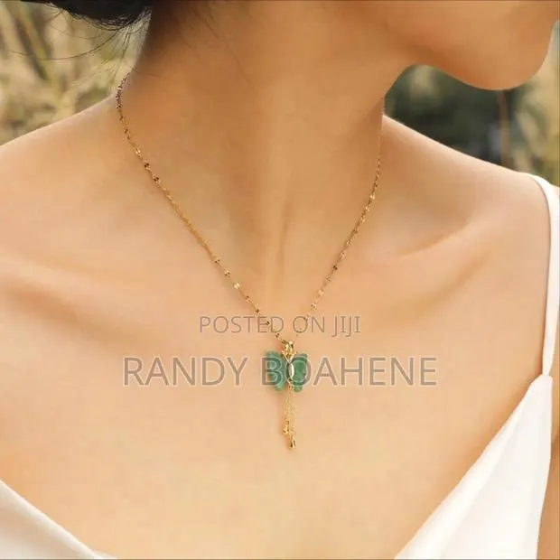 Jade Butterfly Pendant Necklace · Photo 1