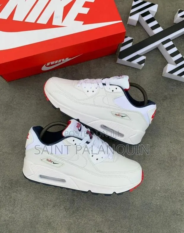 White Nike Airmax · Photo 1