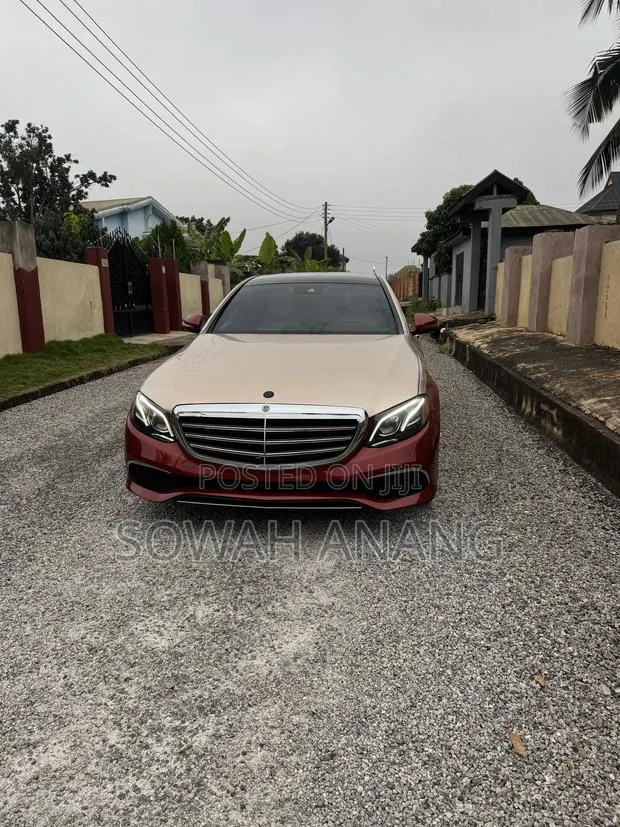 Mercedes-Benz E300 2019 Red · Photo 1