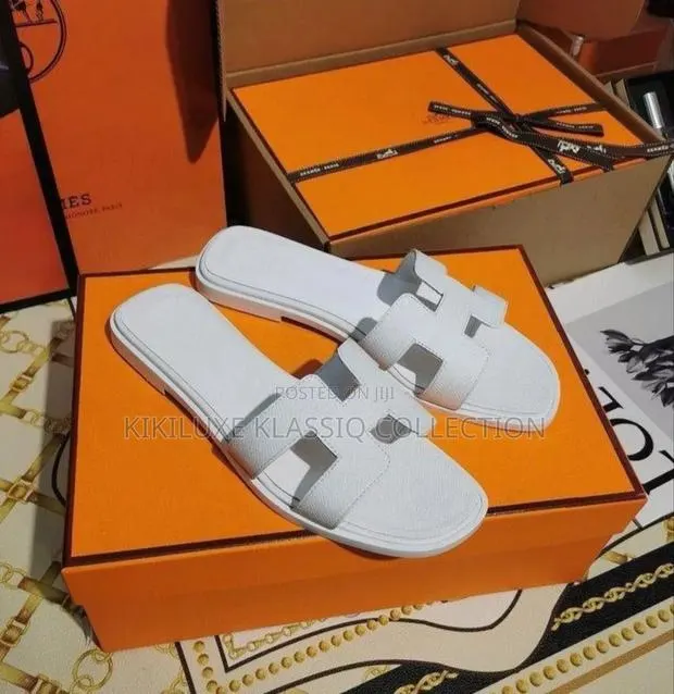 Hermes Slippers · Photo 1