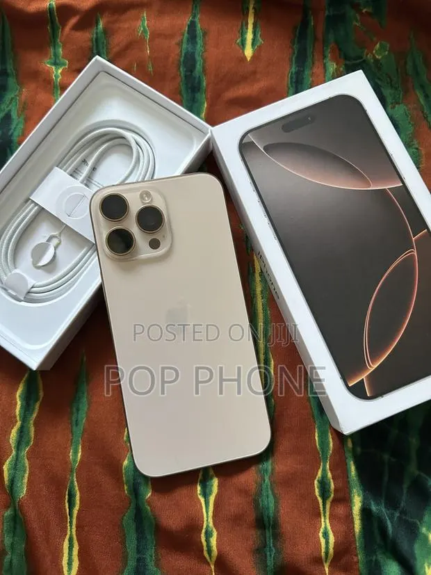 Apple iPhone 16 Pro Max 256 GB Gold · Photo 1