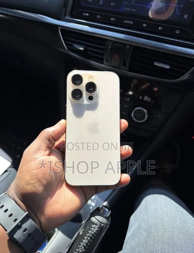 Apple iPhone 16 Pro Max 512 GB Gold · Photo 1