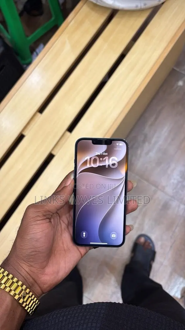 New Apple iPhone 14 128 GB · Photo 1