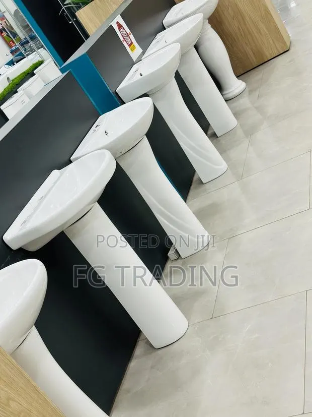 Pedestal Basin - Wash Hand Basin - Bathroom Sink · Photo 1