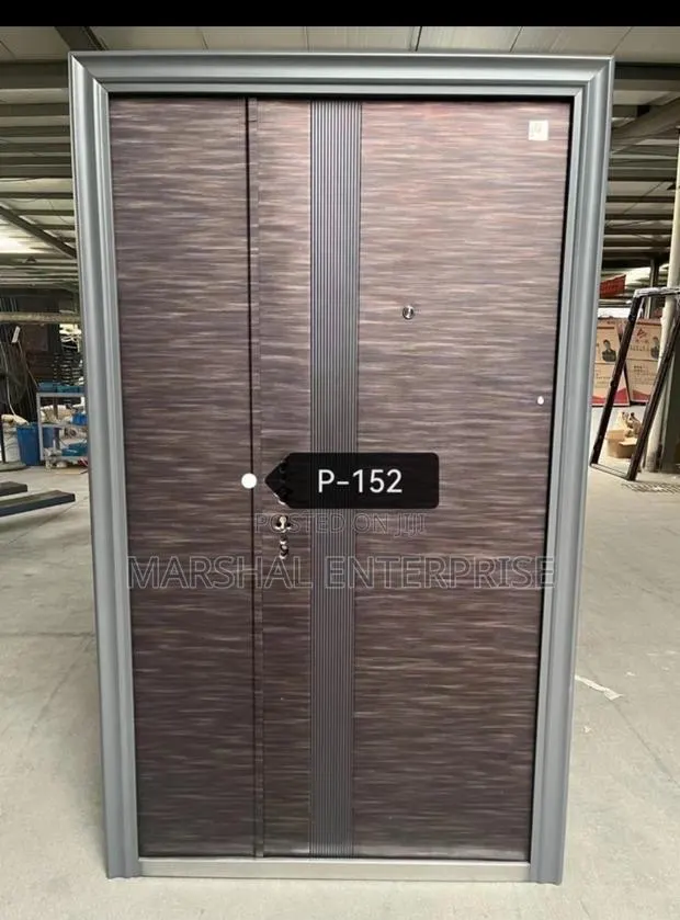 11⁄2 Main Entrance Door · Photo 1