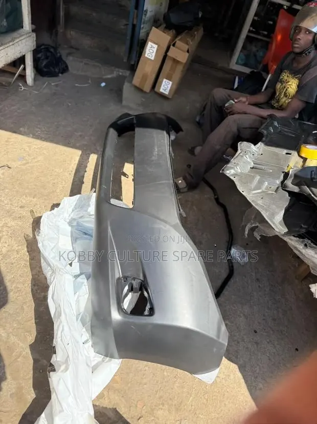 Original Toyota Venza 2009/12 Front Bumper Available for All Cars · Photo 1