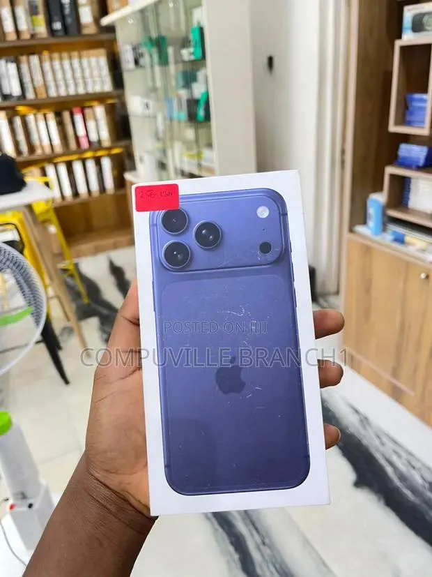 New Apple iPhone 17 Pro Max 256 GB Blue · Photo 1