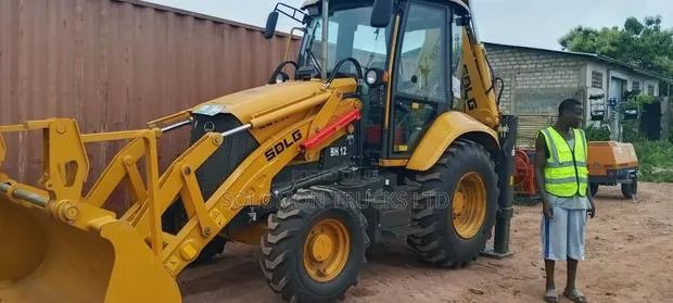 SDLG Backhoe · Photo 1