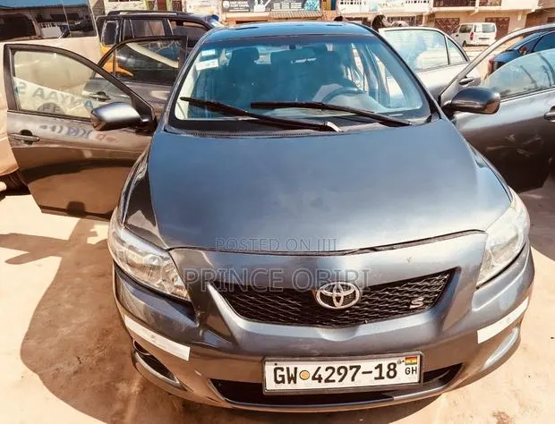 Toyota Corolla S 4dr Sedan (1.8L 4cyl 4A) 2010 Gray · Photo 1