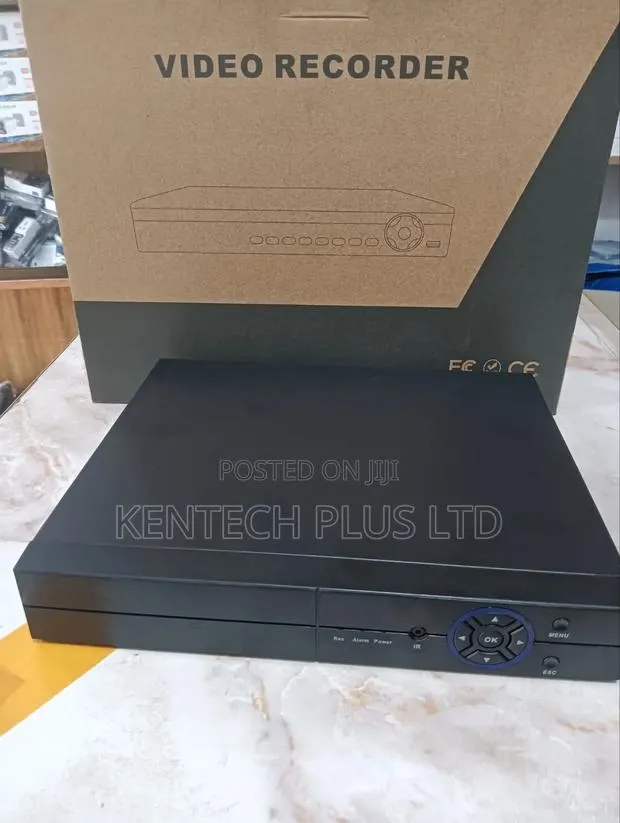 4ch 2mp/5mp Universal DVR · Photo 1