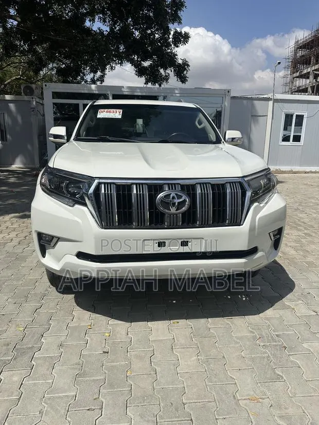 Toyota Land Cruiser Prado 2019 White · Photo 1