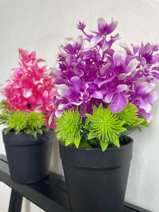 Artificial Flower Pot (Black Pot) · Photo 1