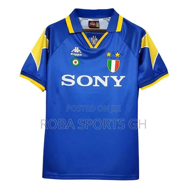 1995/96 Juventus Retro Away Jersey · Photo 1