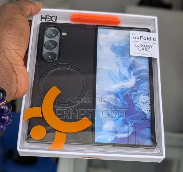 Galaxy Z Fold 6 Leather Case · Photo 1