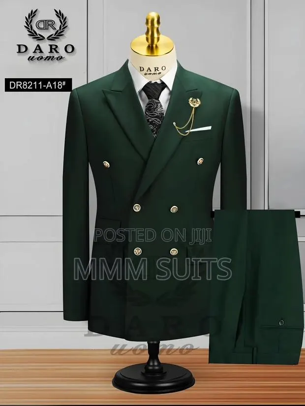 Army Green Double-Breasted Men Suit · Photo 1