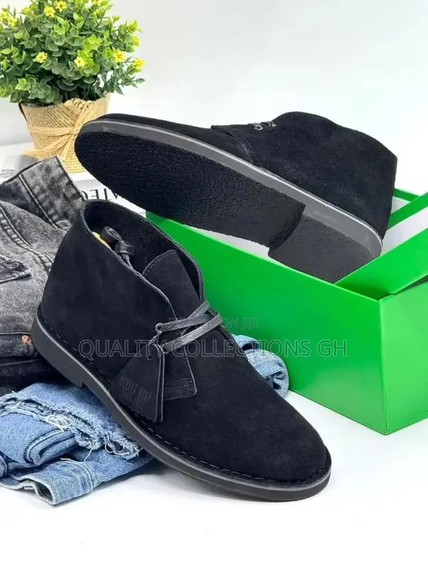 Authentic Clarks Chukka Boots · Photo 1