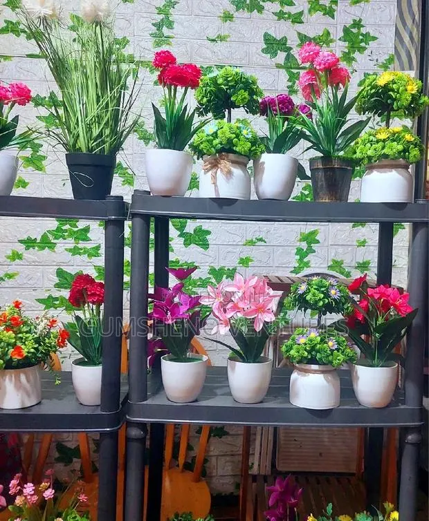 Beautiful/Quality Artificial Flowers for Decorations · Photo 1