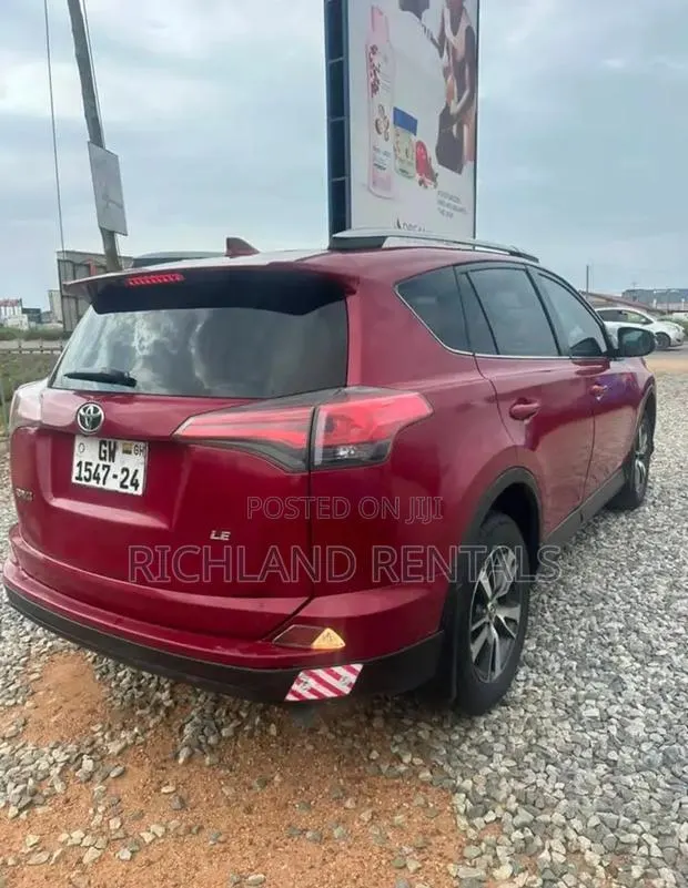 Toyota Rav 4 LE · Photo 1