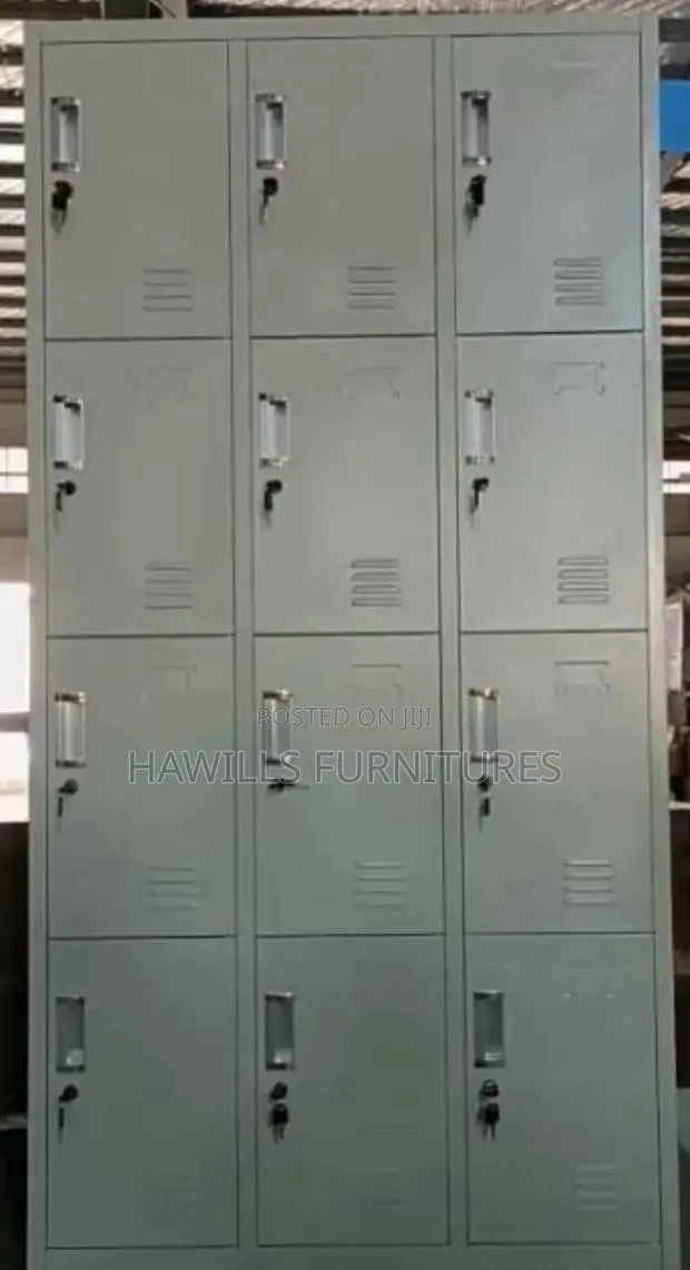12 Doors Metal Cabinet · Photo 1