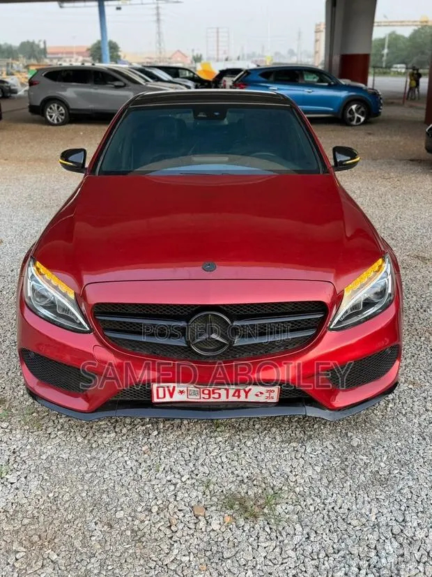 Mercedes-Benz C300 2016 Red · Photo 1