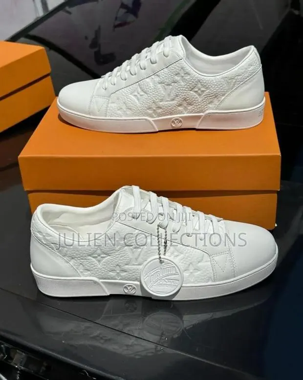 Louis Vuitton White Leather · Photo 1