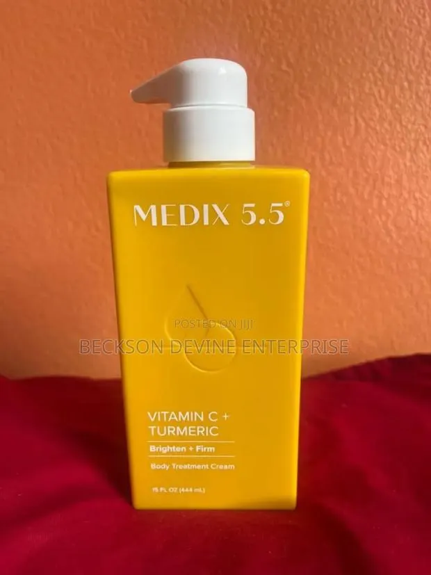 Medix 5.5 Vitamin C + Turmeric Lotion · Photo 1