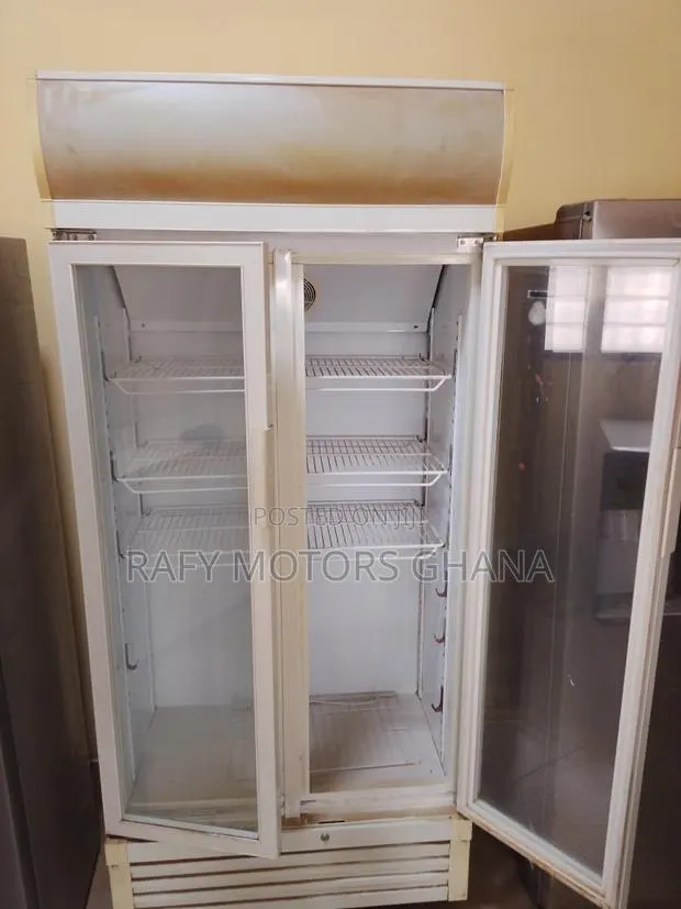 Commercial Double Door Display Chiller | Beverage Showcase Fridge · Photo 1