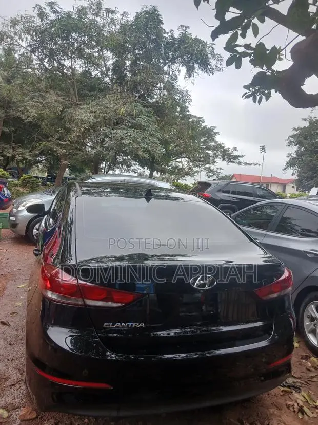 Hyundai Elantra 2017 Black · Photo 1