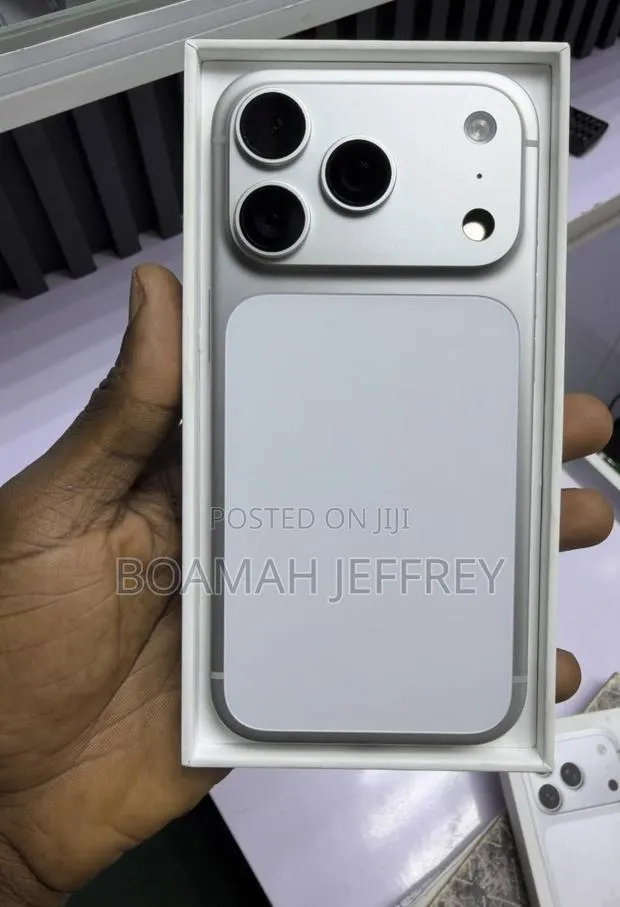 New Apple iPhone 17 Pro 256 GB Silver · Photo 1