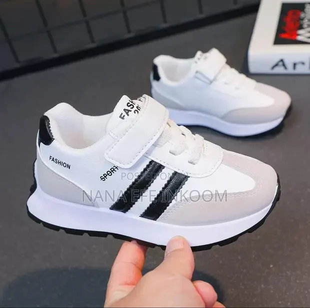 Kids Sneakers · Photo 1