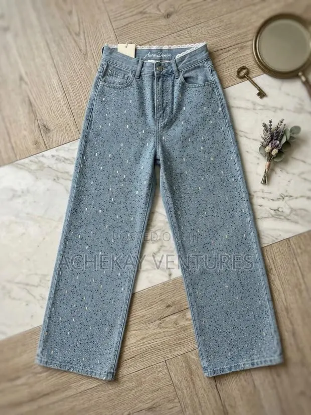Luxury Ladies Jeans Sizes 32 · Photo 1