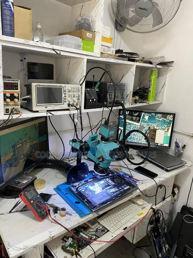 Laptop Repair Service · Photo 1