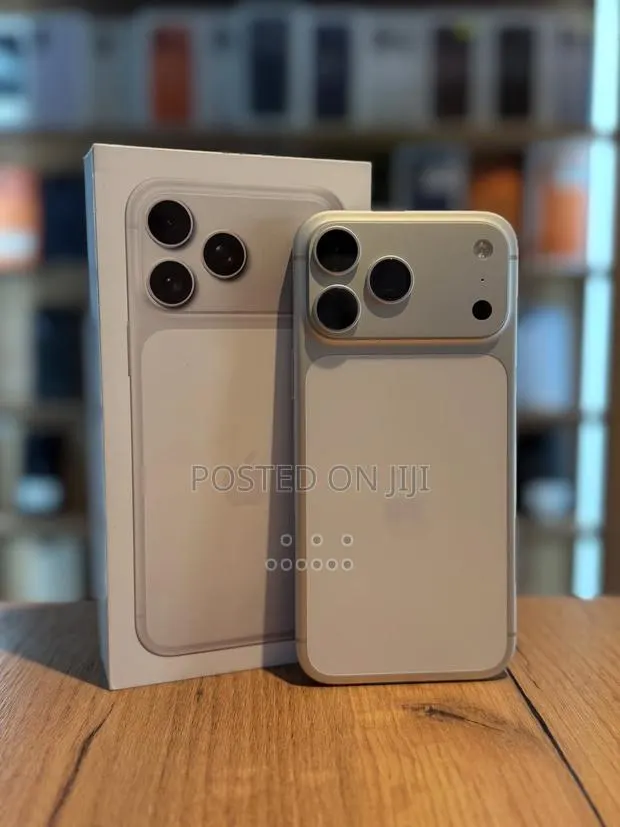New Apple iPhone 17 Pro Max 256 GB White · Photo 1