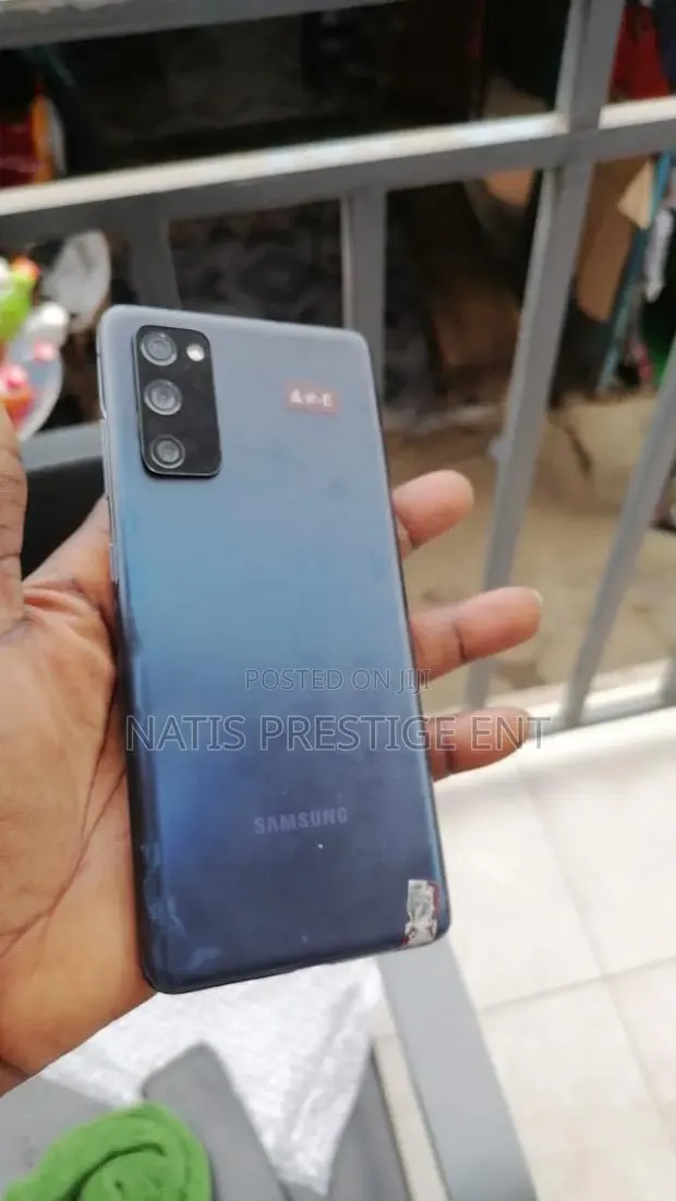 Samsung Galaxy S20 FE 128 GB Black · Photo 1