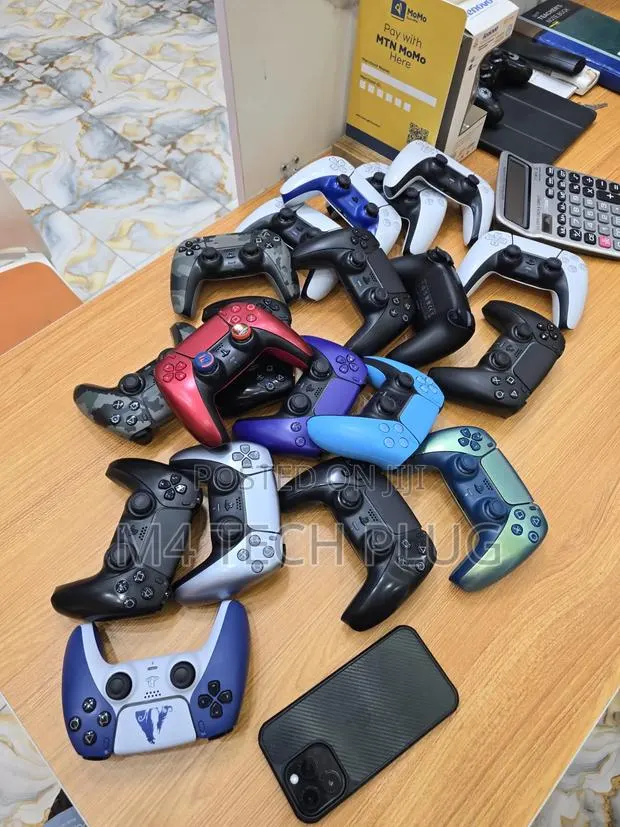 Ps5 Controllers (Used) · Photo 1