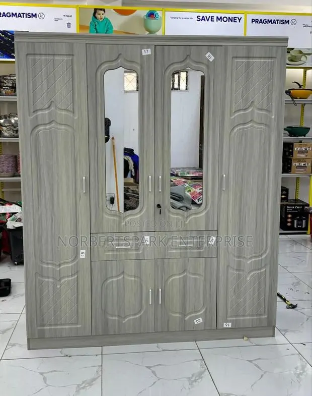 Wardrobe (G2-04-5081) · Photo 1