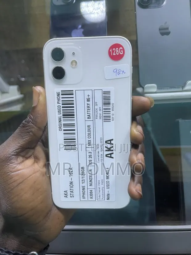 Apple iPhone 12 128 GB White · Photo 1