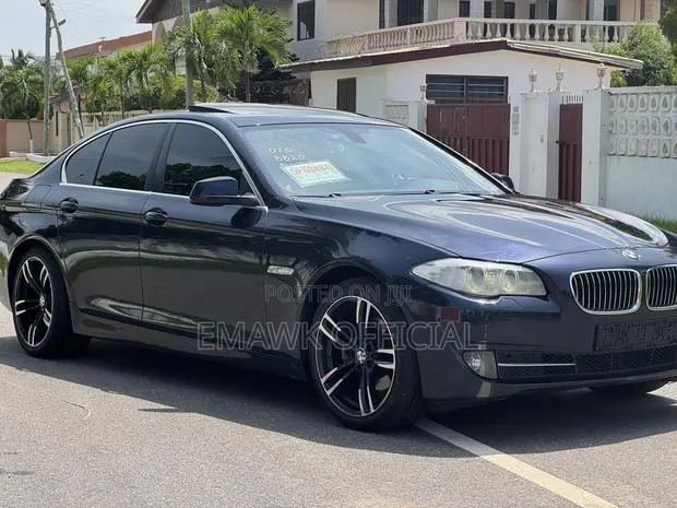 BMW 5 Series 2013 Blue · Photo 1
