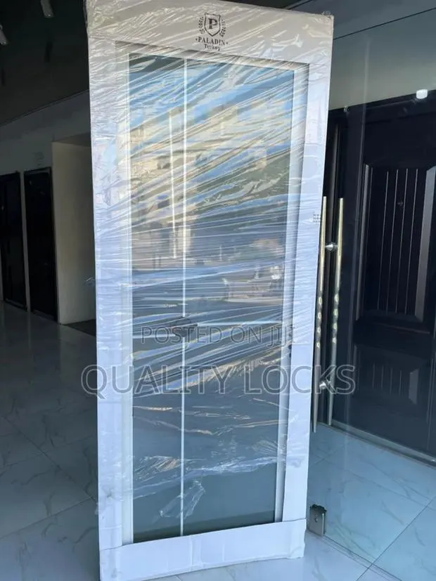 New Royal Paladin Bathroom Glass Door · Photo 1
