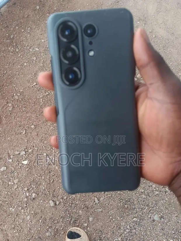 Tecno Camon 50 Ultra 256 GB Black · Photo 1