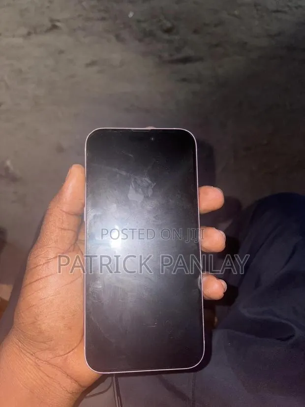 Apple iPhone 15 Plus 128 GB Pink · Photo 1
