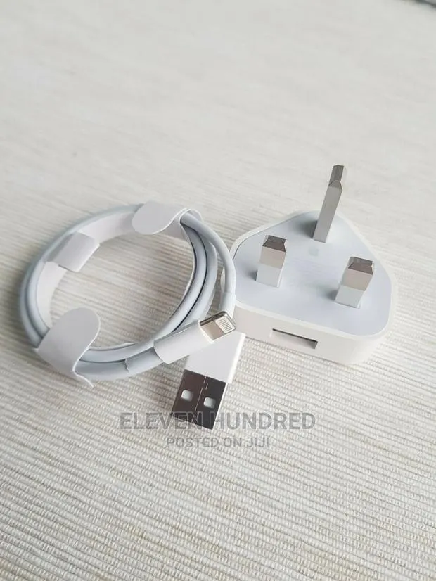 Apple iPhone Charger · Photo 1
