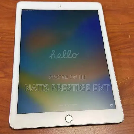 Apple iPad Pro 10.5 (2017) 64 GB Silver · Photo 1