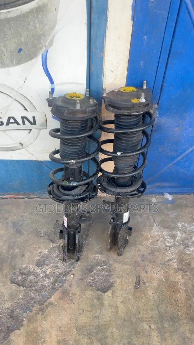 Hyundai Tucson 2017,2018,2019,2020,2021....2026 Front Shocks Absorbers · Photo 1