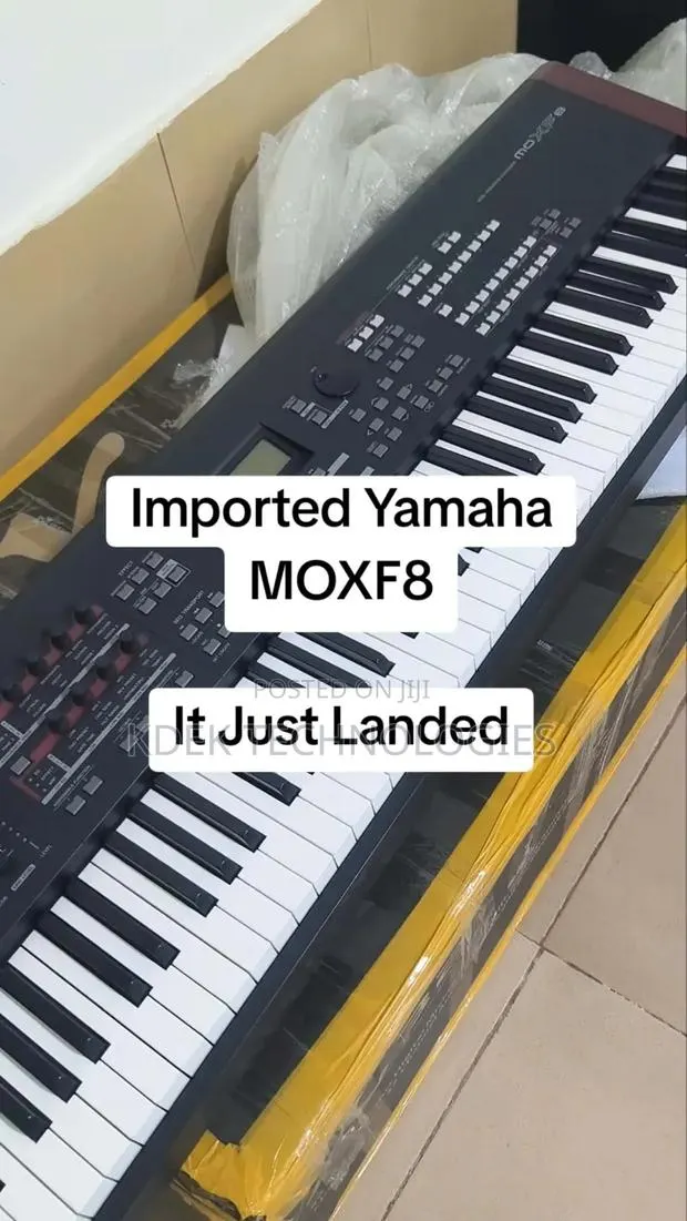 Yamaha MOXF8 Piano Keyboard · Photo 1
