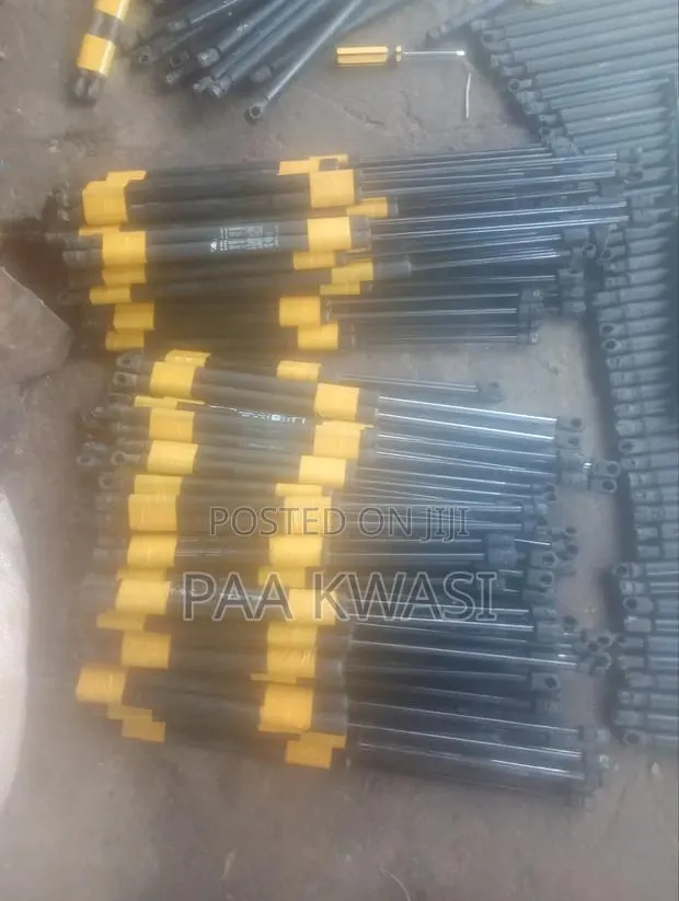 Sonata,vitz,Crv, Pathfinder Bootshocks · Photo 1