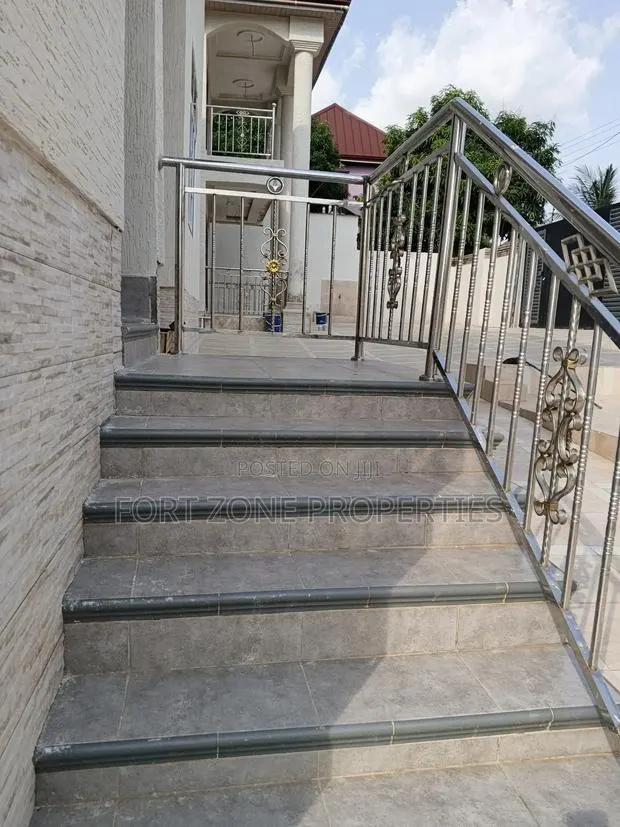 Wash ,Clean and Fumigate Your House · Photo 1